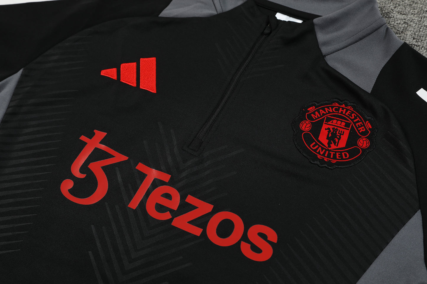 CONJUNTO DE ENTRENAMIENTO UNITED 2024 / VERSIÓN JUGADOR
