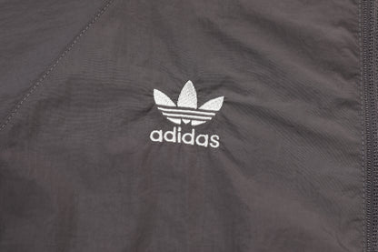 Rompevientos Madrid / Adidas Originals