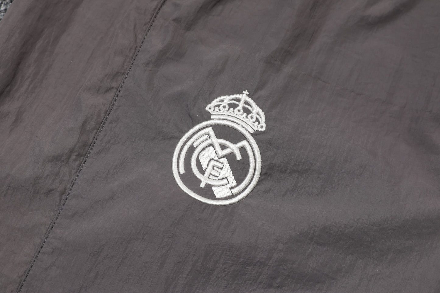 Rompevientos Madrid / Adidas Originals